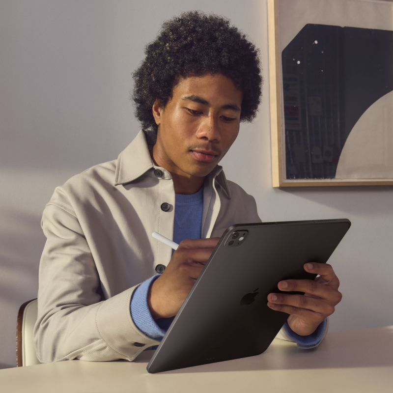 Apple iPad Pro M4, 13” дюймов Wi-Fi + Cellular 2 ТБ Чёрный космос, нанотекстурное стекло