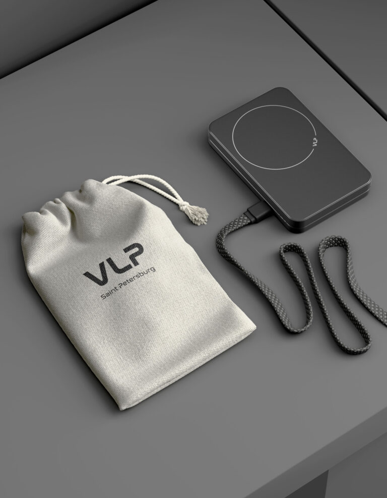 На фото изображено Внешний аккумулятор VLP Diamond Energy Pro 5000 mAh, черный