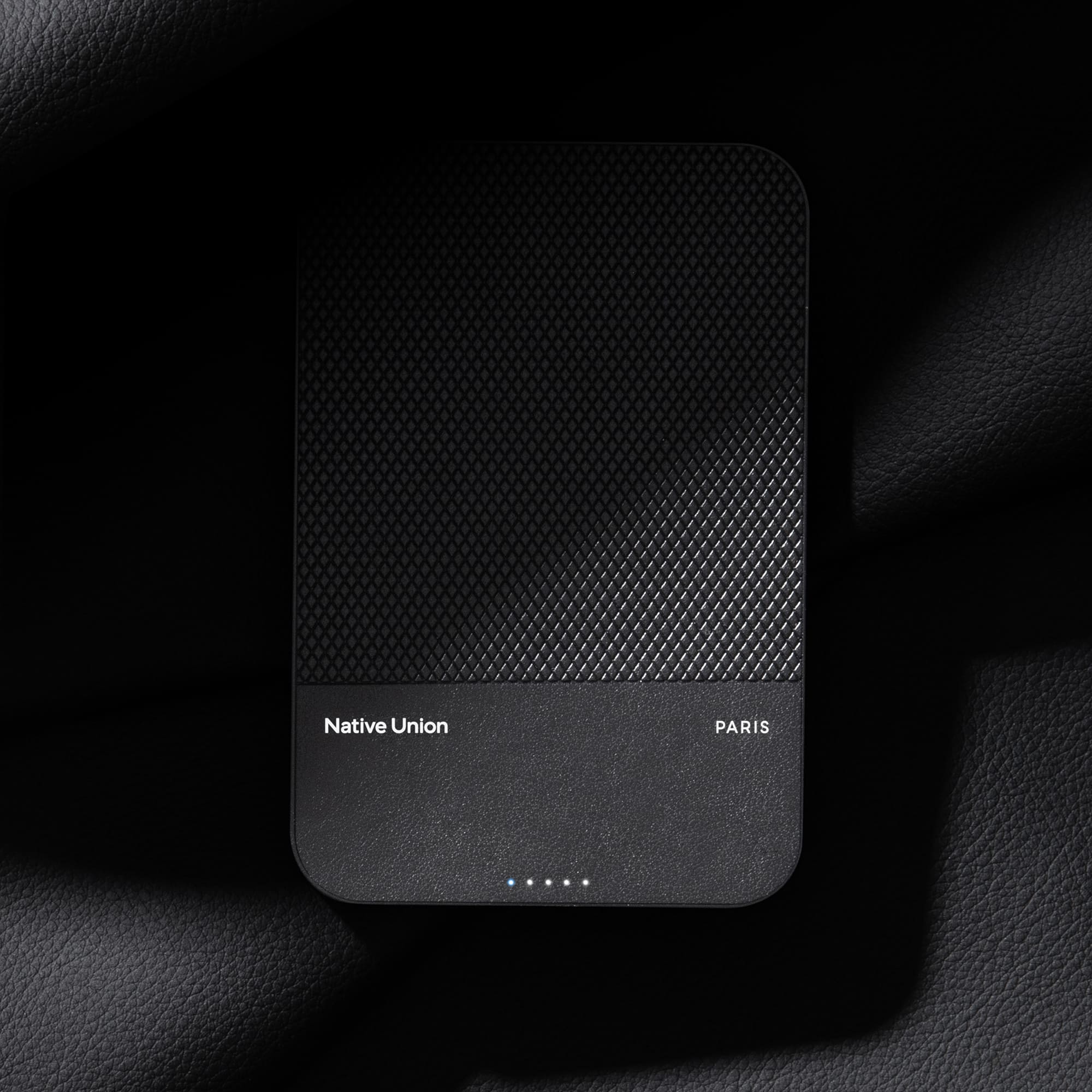 Внешний аккумулятор Native Union (Re) Classic MagSafe, 5000 mAh, черный