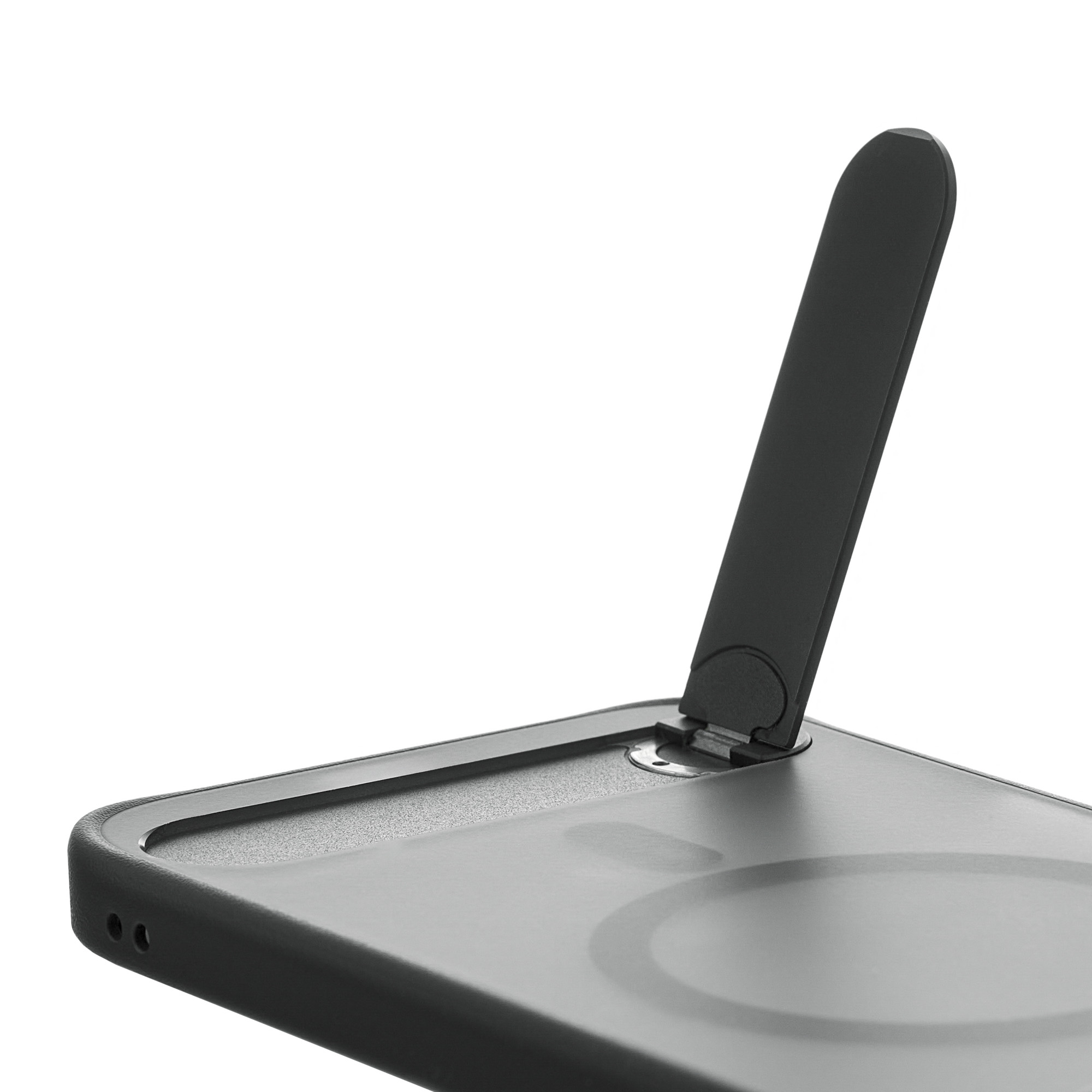 На фото изображено Чехол защитный uBear Stand 360° Mag Case для iPhone 17 Pro Max, черный