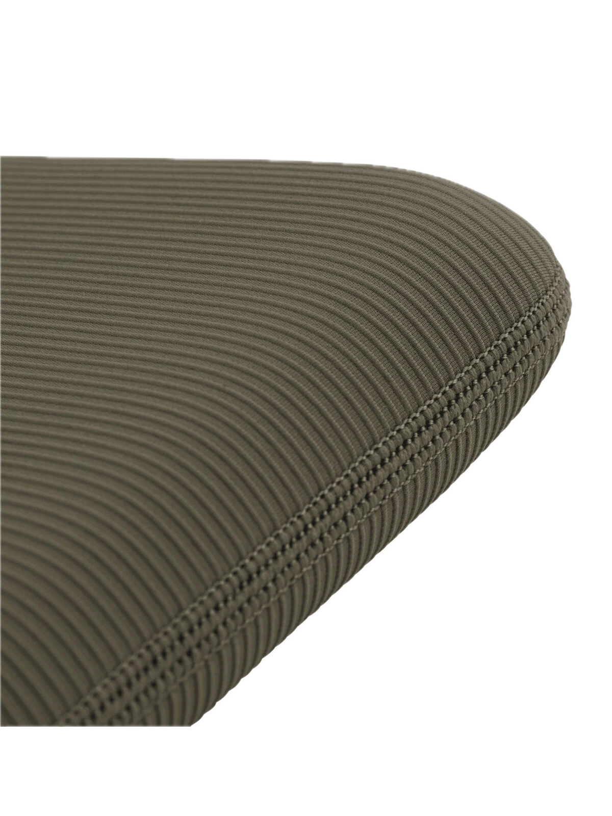 На фото изображено Uniq Cyprus Ridge Edition для MacBook Air 13, Dark Sage Green